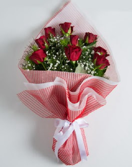 9 adet kırmızı gülden buket  Kayseri çiçek çiçekçi mağazası 