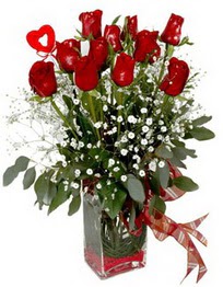  Kayseri çiçek uluslararası çiçek gönderme  9 adet mika yada cam vazoda gül tanzimi kalp çubuk