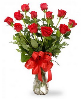  Kayseri çiçek çiçek siparişi sitesi  12 adet kırmızı güllerden vazo tanzimi