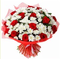 11 adet kırmızı gül ve beyaz kır çiçeği  Kayseri çiçek online çiçek gönderme sipariş 