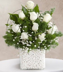 9 beyaz gül vazosu  Kayseri çiçek çiçekçi mağazası 
