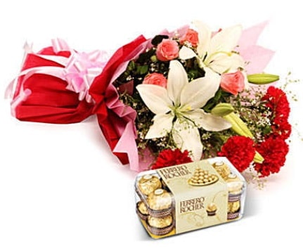Karışık buket ve kutu çikolata  Kayseri çiçek çiçek siparişi sitesi 
